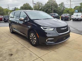 2022 Chrysler Pacifica Hybrid for sale in Sylvania OH