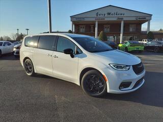 2024 Chrysler Pacifica Plug-In Hybrid for sale in Clarksville TN