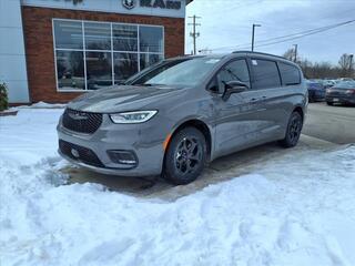 2025 Chrysler Pacifica Plug-In Hybrid