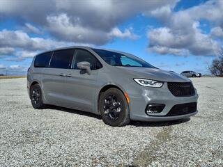 2022 Chrysler Pacifica Hybrid for sale in Bellevue OH