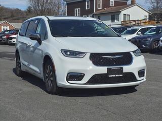 2023 Chrysler Pacifica Plug-In Hybrid for sale in Memphis TN