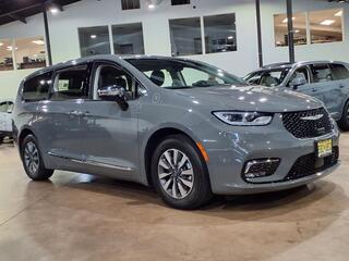 2023 Chrysler Pacifica Plug-In Hybrid