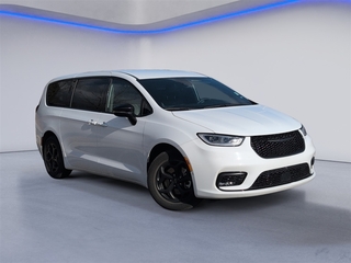 2024 Chrysler Pacifica Plug-In Hybrid