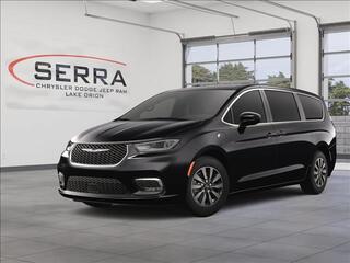 2025 Chrysler Pacifica Plug-In Hybrid for sale in Lake Orion MI