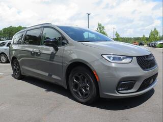 2025 Chrysler Pacifica Plug-In Hybrid
