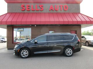 2021 Chrysler Pacifica Hybrid for sale in St. Cloud MN
