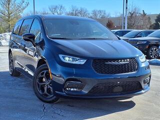 2023 Chrysler Pacifica Plug-In Hybrid for sale in Cincinnati OH