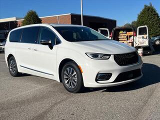 2023 Chrysler Pacifica Plug-In Hybrid