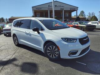 2024 Chrysler Pacifica Plug-In Hybrid for sale in Clarksville TN