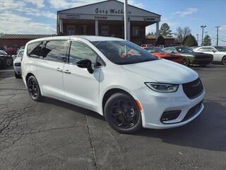 2024 Chrysler Pacifica Plug-In Hybrid for sale in Clarksville TN