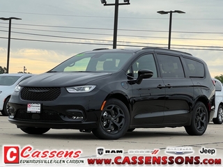 2025 Chrysler Pacifica Plug-In Hybrid
