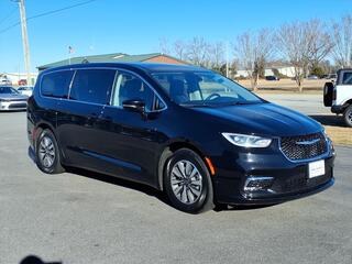 2024 Chrysler Pacifica Plug-In Hybrid