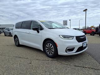 2024 Chrysler Pacifica Plug-In Hybrid
