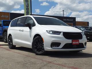 2024 Chrysler Pacifica Plug-In Hybrid