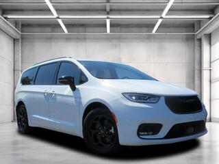 2025 Chrysler Pacifica Plug-In Hybrid