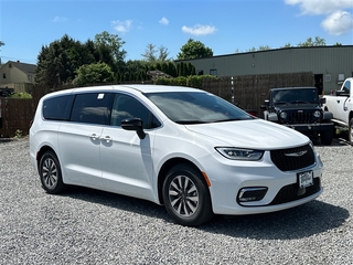 2024 Chrysler Pacifica Plug-In Hybrid