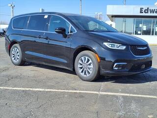 2025 Chrysler Pacifica Plug-In Hybrid