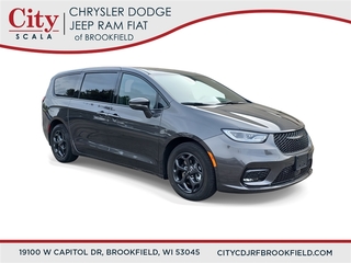 2022 Chrysler Pacifica Hybrid for sale in Brookfield WI