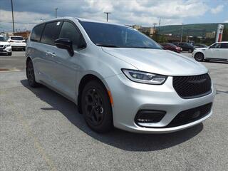 2023 Chrysler Pacifica Plug-In Hybrid