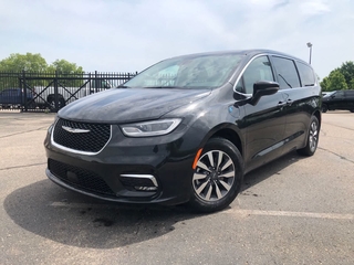 2024 Chrysler Pacifica Plug-In Hybrid