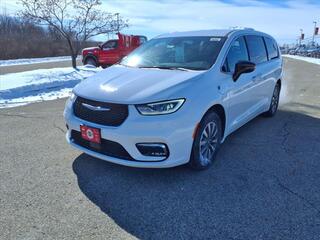 2025 Chrysler Pacifica Plug-In Hybrid