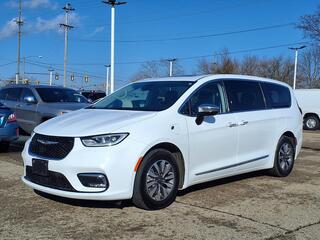 2023 Chrysler Pacifica Plug-In Hybrid