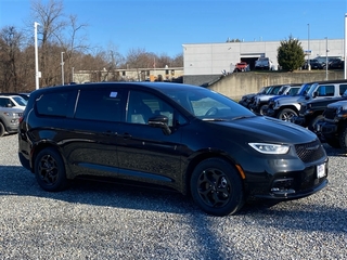 2024 Chrysler Pacifica Plug-In Hybrid