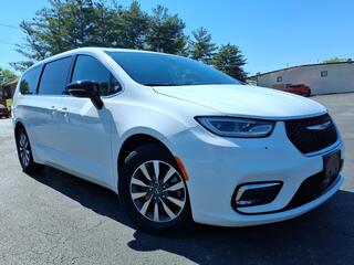 2024 Chrysler Pacifica Plug-In Hybrid for sale in Clarksville TN