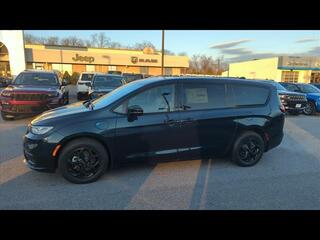 2024 Chrysler Pacifica Plug-In Hybrid