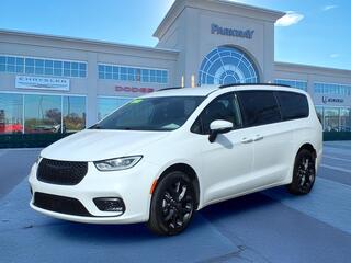 2023 Chrysler Pacifica for sale in Clinton Twp. MI