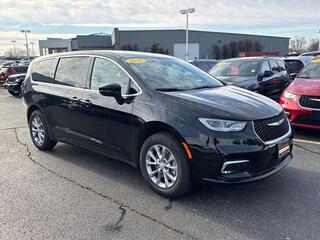 2026 Chrysler Pacifica for sale in Janesville WI