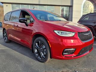 2026 Chrysler Pacifica for sale in Glen Dale WV
