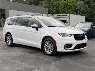 2023 Chrysler Pacifica for sale in Princeton WV