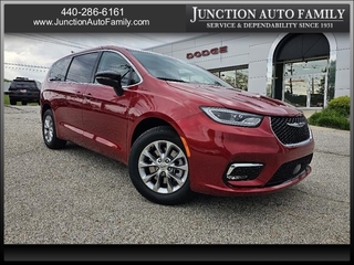 2024 Chrysler Pacifica for sale in Chardon OH