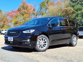 2026 Chrysler Pacifica for sale in Rochester NH