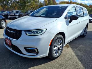 2026 Chrysler Pacifica for sale in Burlington WI
