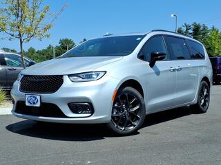 2026 Chrysler Pacifica for sale in Rochester NH