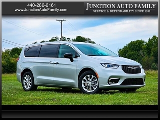 2024 Chrysler Pacifica for sale in Chardon OH