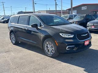 2025 Chrysler Pacifica for sale in Monroe WI