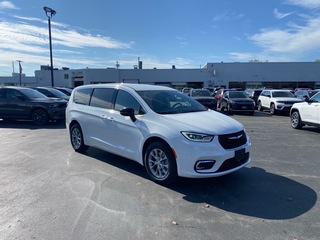 2026 Chrysler Pacifica