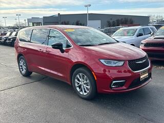 2026 Chrysler Pacifica for sale in Janesville WI