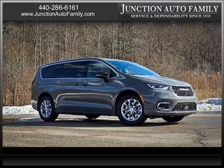 2025 Chrysler Pacifica for sale in Chardon OH