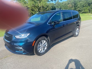2025 Chrysler Pacifica