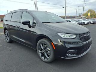 2026 Chrysler Pacifica for sale in Monroe WI