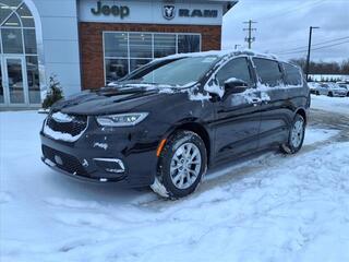 2025 Chrysler Pacifica for sale in Aurora OH