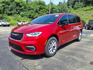 2025 Chrysler Pacifica