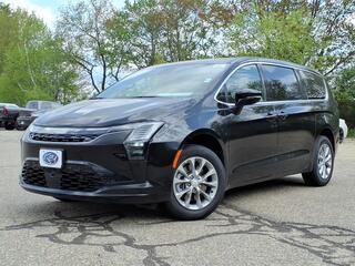 2027 Chrysler Pacifica for sale in Rochester NH