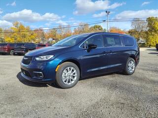 2025 Chrysler Pacifica for sale in Hudson MI