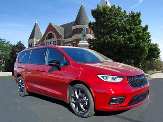 2026 Chrysler Pacifica for sale in Monroe WI