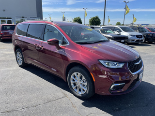 2022 Chrysler Pacifica for sale in Platteville WI